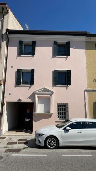 Al Capitello Apt, 5 Minutes From Treviso Airport Apartment Bagian luar foto